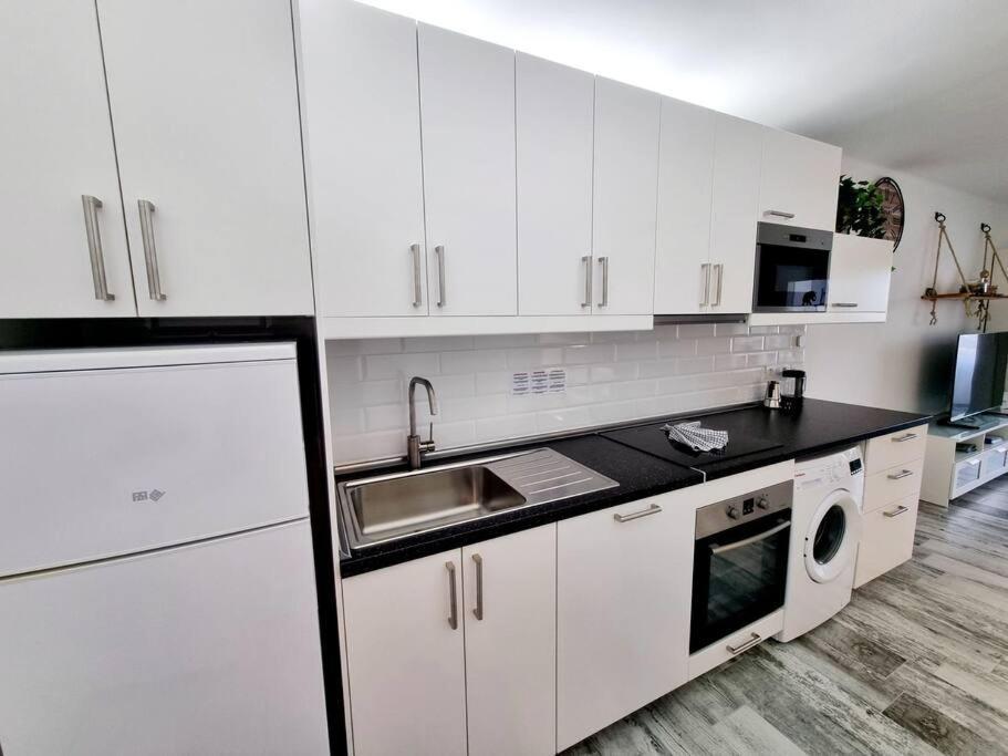 קוסטה טגוויסה Apartamento Smeraldo 11 Playa Roca מראה חיצוני תמונה